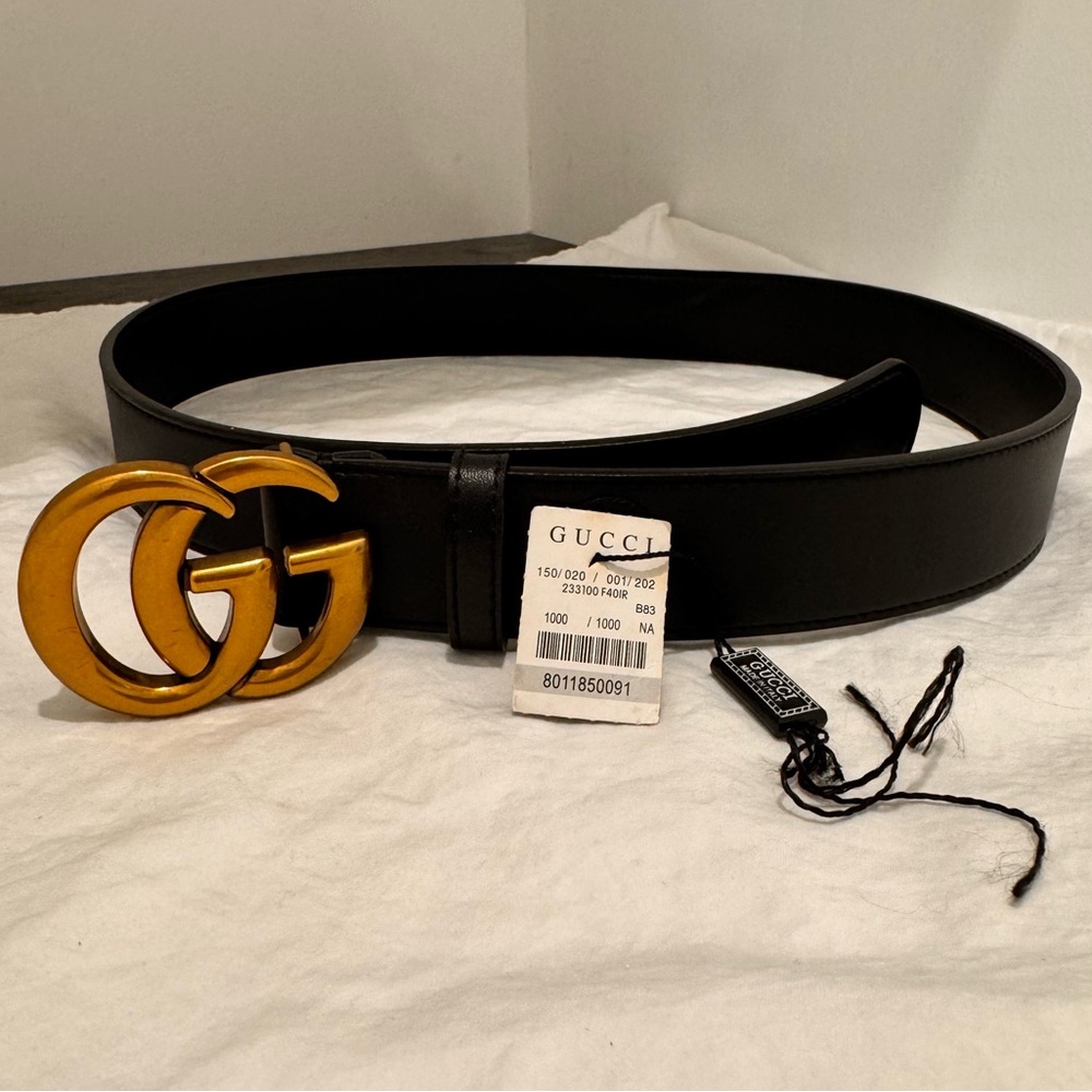 Reposhing Gucci belt
